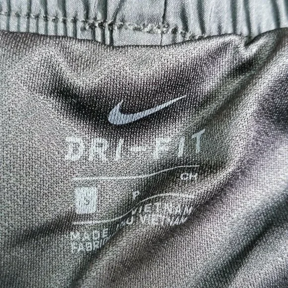 Nike Dry Short Women's Move to Zero Running Training Black Purple CU8890-023 - Picture 6 of 6